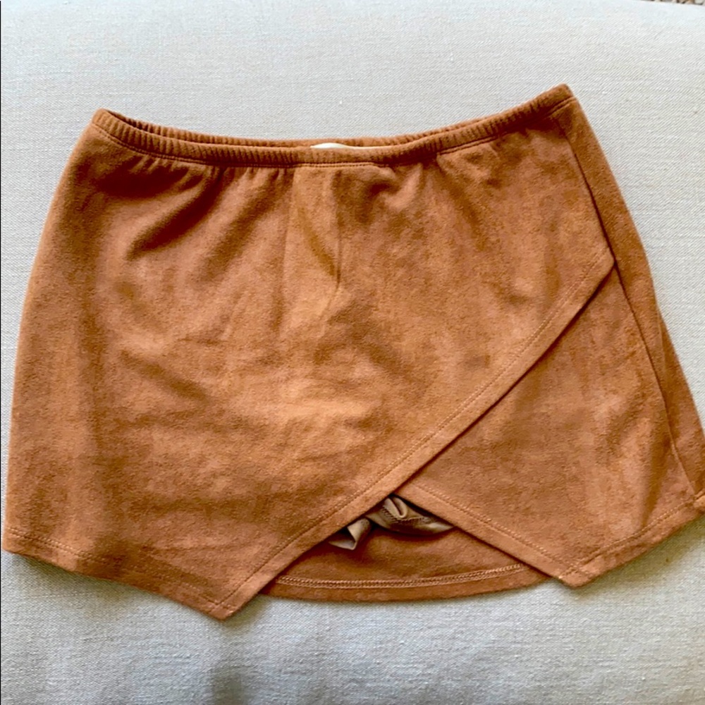 NWT~Brown Faux suede envelope skirt in a size M